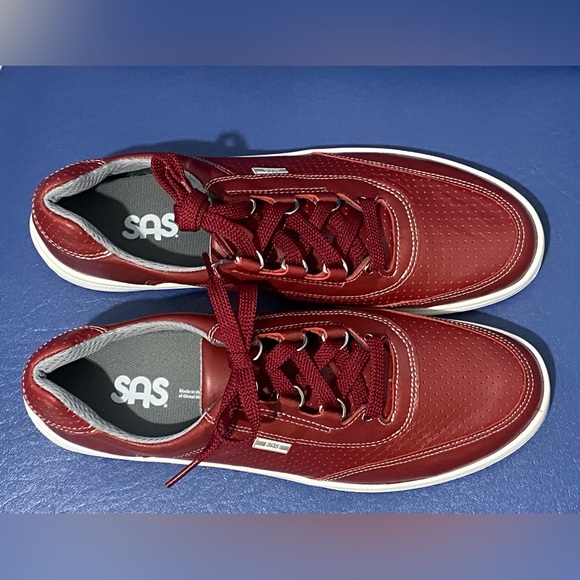New SAS Sporty Lux leather walking/tennis shoe, Ruby Perf, Size 9N - Picture 4 of 16